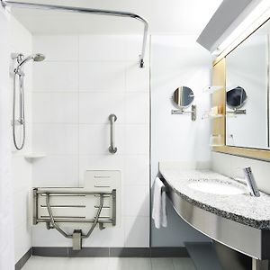 Habitación Adaptada para Personas de Movilidad Reducida Estándar con Cama King